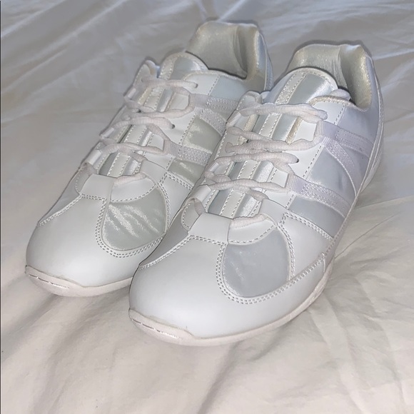 Cheerleading sneakers size 10 - Picture 2 of 6